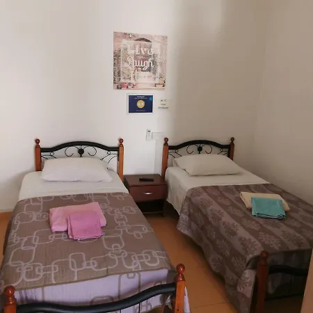 Nicosia Rooms Studios *