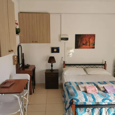 Nicosia Rooms Studios *