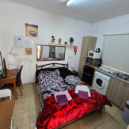Nicosia Rooms Studios Apartment *