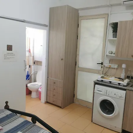 Nicosia Rooms Studios * ニコシア